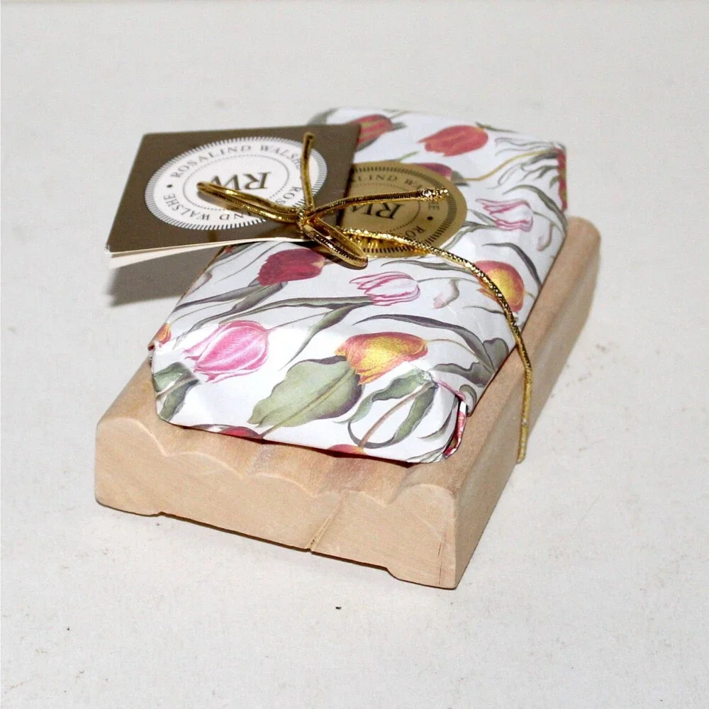 Set Rosalind Walshe Tulip Soap Bar with wood Soap Dish holder French country